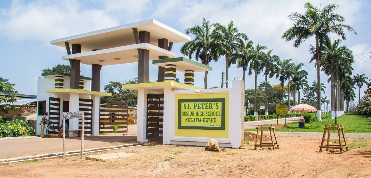 St. Peters headmaster sets up barbering salon on campus to deal with 'Rastafarians'