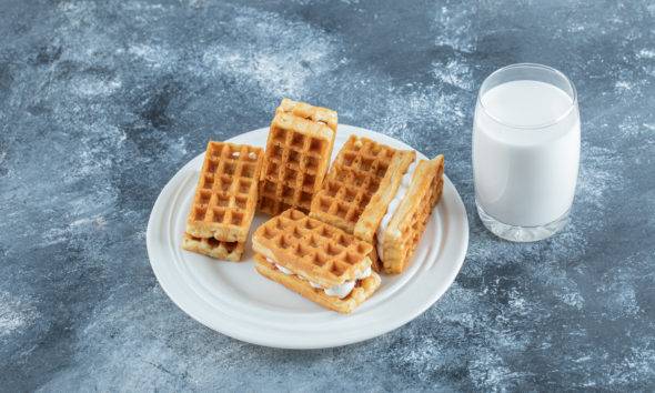 How to make Buttermilk waffles